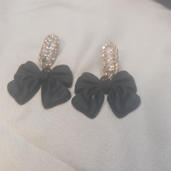 Jewelry - Elegant Black Bow Knot Earrings